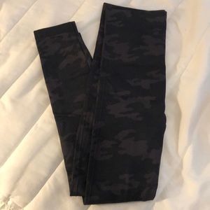Spanx Gray Camo Leggings